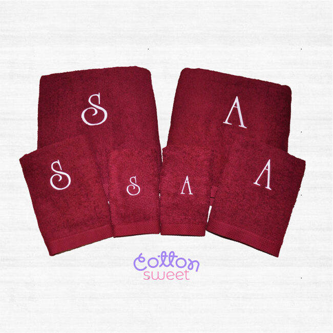 Juego de toallas bordadas con iniciales personalizadas Juego de toallas bordadas con iniciales personalizadas